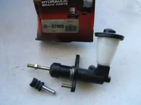 Q57005 Auto Specialty Clutch Master Cylinder For 1986-1987 Toyota Land Cruiser