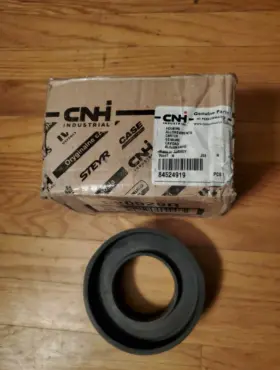 84524919 Cnh New Holland Sleeve Clutch Thrust Bearing Housing