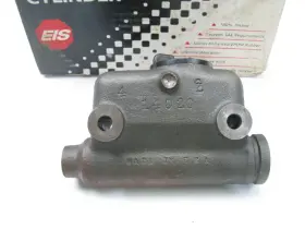 E24045 Eis Clutch Master Cylinder 1975-77 Ford P500 1968 P350 1976 P400