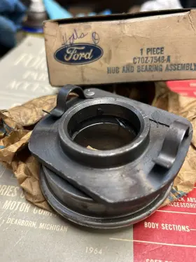 C7oz-7548-b Ford Nos 1966 1967 Mustang Bronco Fairlane 200 6cyl Clutch Release Hub W Bearing
