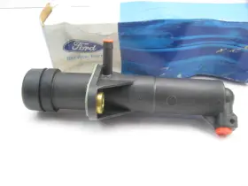 E8uz-7a543-a Ford New - Oem Clutch Master Cylinder 1988-1989 E-150 E-250 E-350