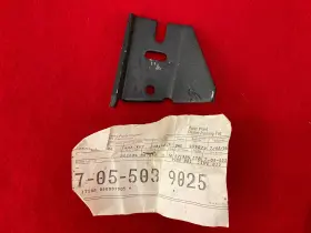 3814217 Gm Nos Corvette Clutch Shaft Frame Bracket 63 64 65 66 67 68 69 70 To 77
