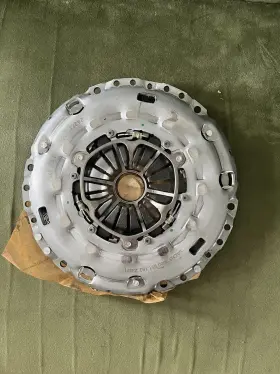 Vol-31367641 Luk Volvo S40 2.4i Clutch Pressure Plate And Disc
