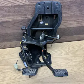 Mazda B2600 B2200 1986-1993 Truck B2000 Clutch And Brake Pedal Assembly Oem