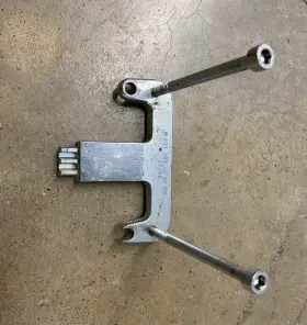 M103 Oem 712631147349 Mercedes Benz Flywheel Locking Tool M102 601589024000