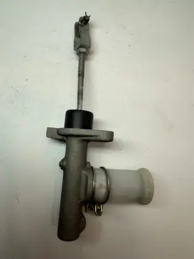 Gtc-04m361-s2s Oem Nissan D21 Hardbody Clutch Master Cylinder 5/8 Inch Bore 1986-1997