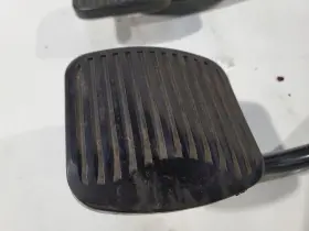 2983679 Saab Used Clutch Pedal Fits 1989 900 Grade C