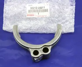 33212-25011 Toyota Genuine 1st And 2nd Shift Fork Assembly Oem Direct Fit Part