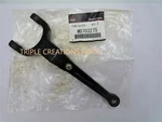 MD703275 Fork Assy Clutch Release Genuine Mitsubishi Oem. Fixed Price $64.82.