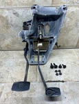 1987-1991 Ford Truck Bronco Hydraulic Clutch & Brake Pedal Assembly 87-91 Oem. Fixed Price $232.46.